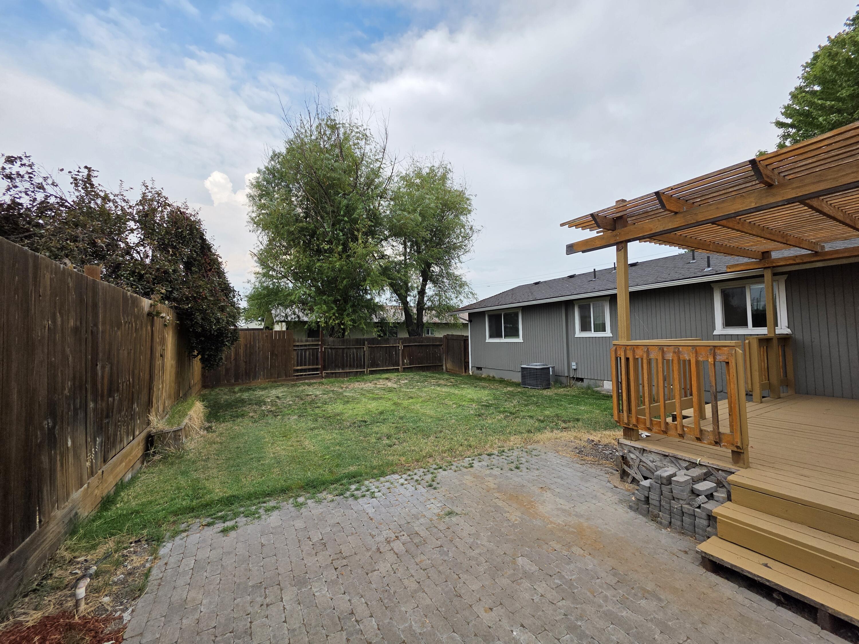 8291 Division Road, White City