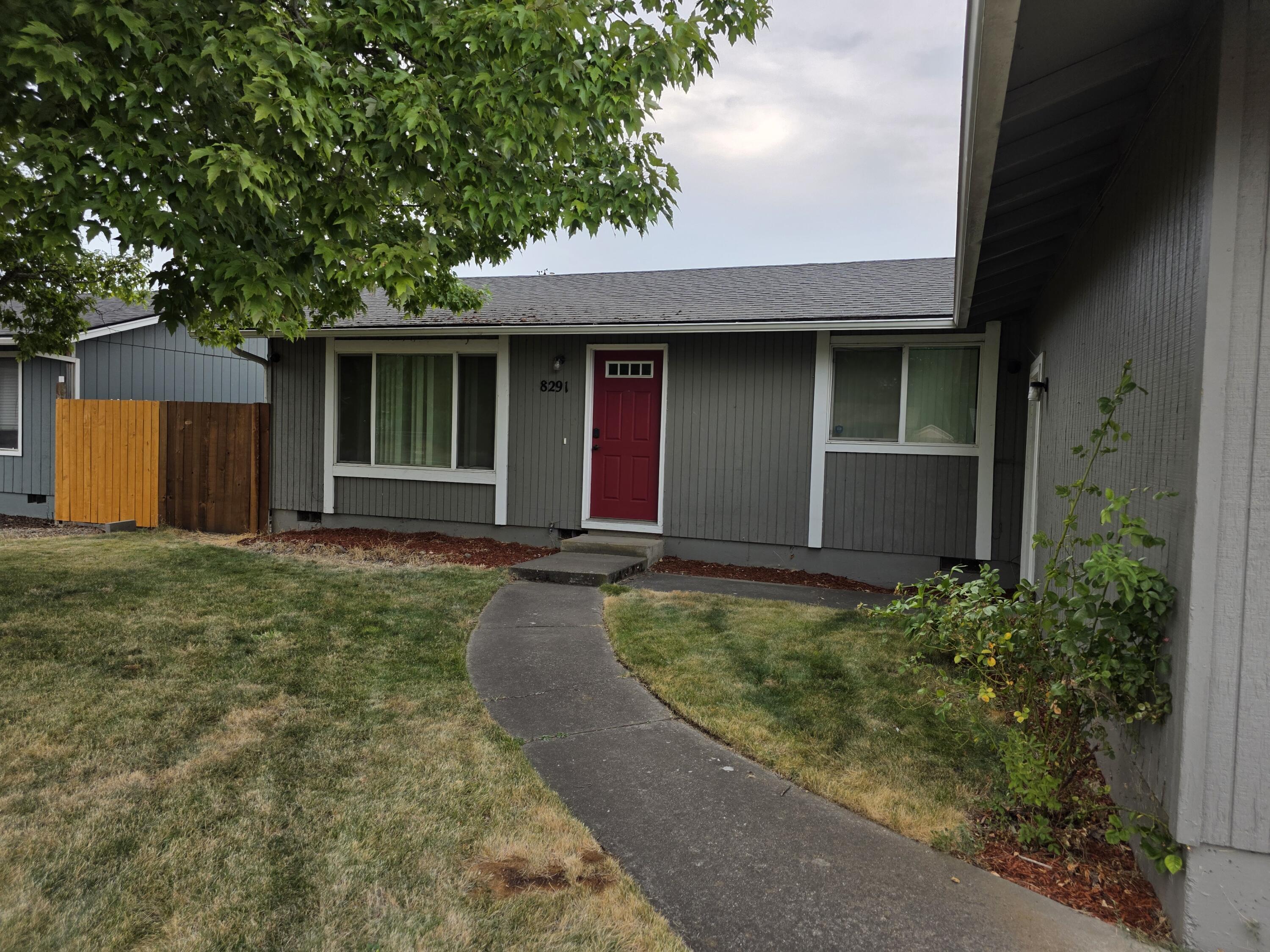 8291 Division Road, White City