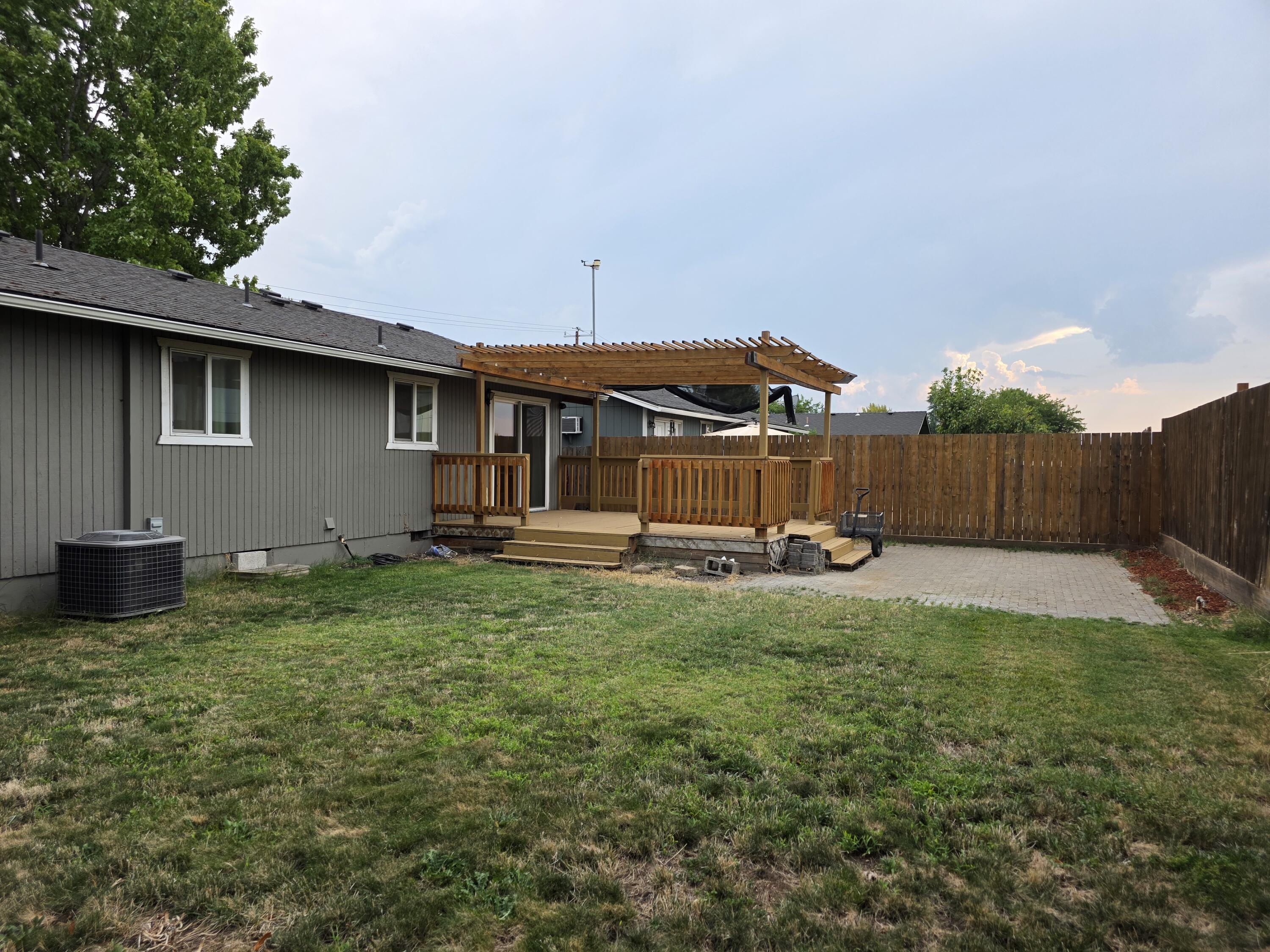 8291 Division Road, White City