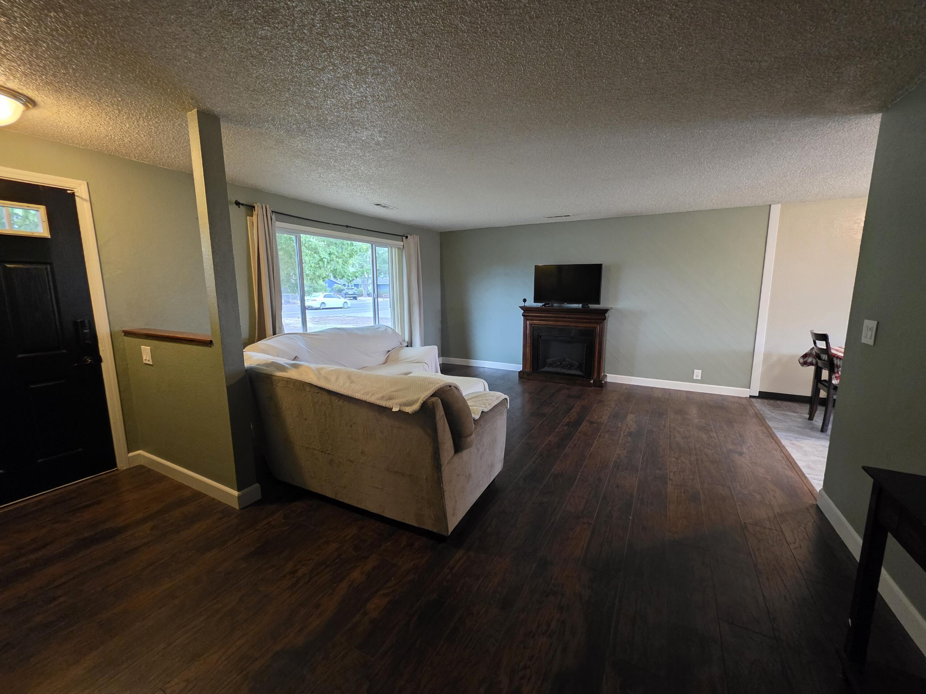 8291 Division Road, White City