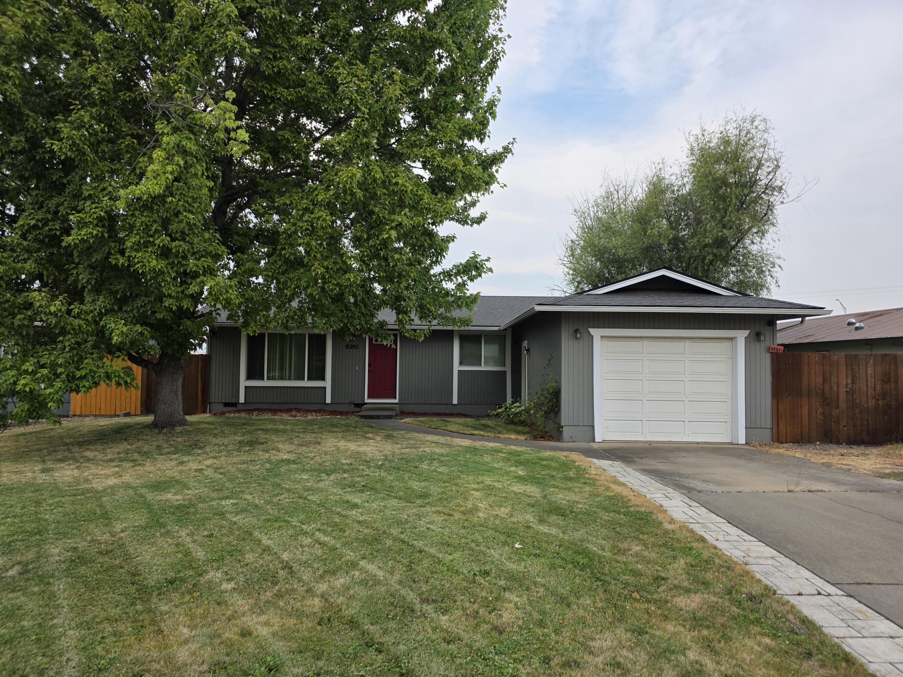 8291 Division Road, White City