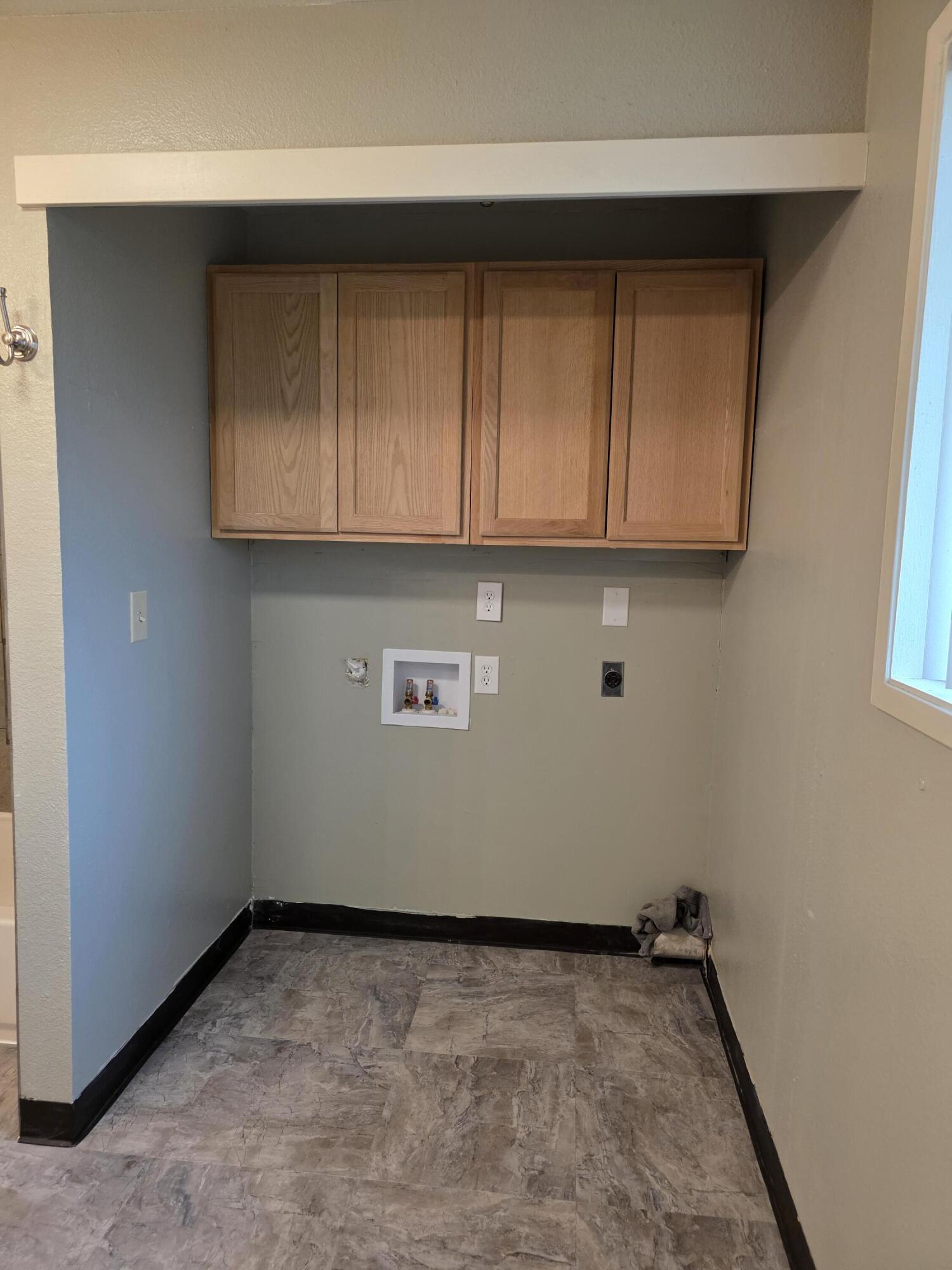 8291 Division Road, White City