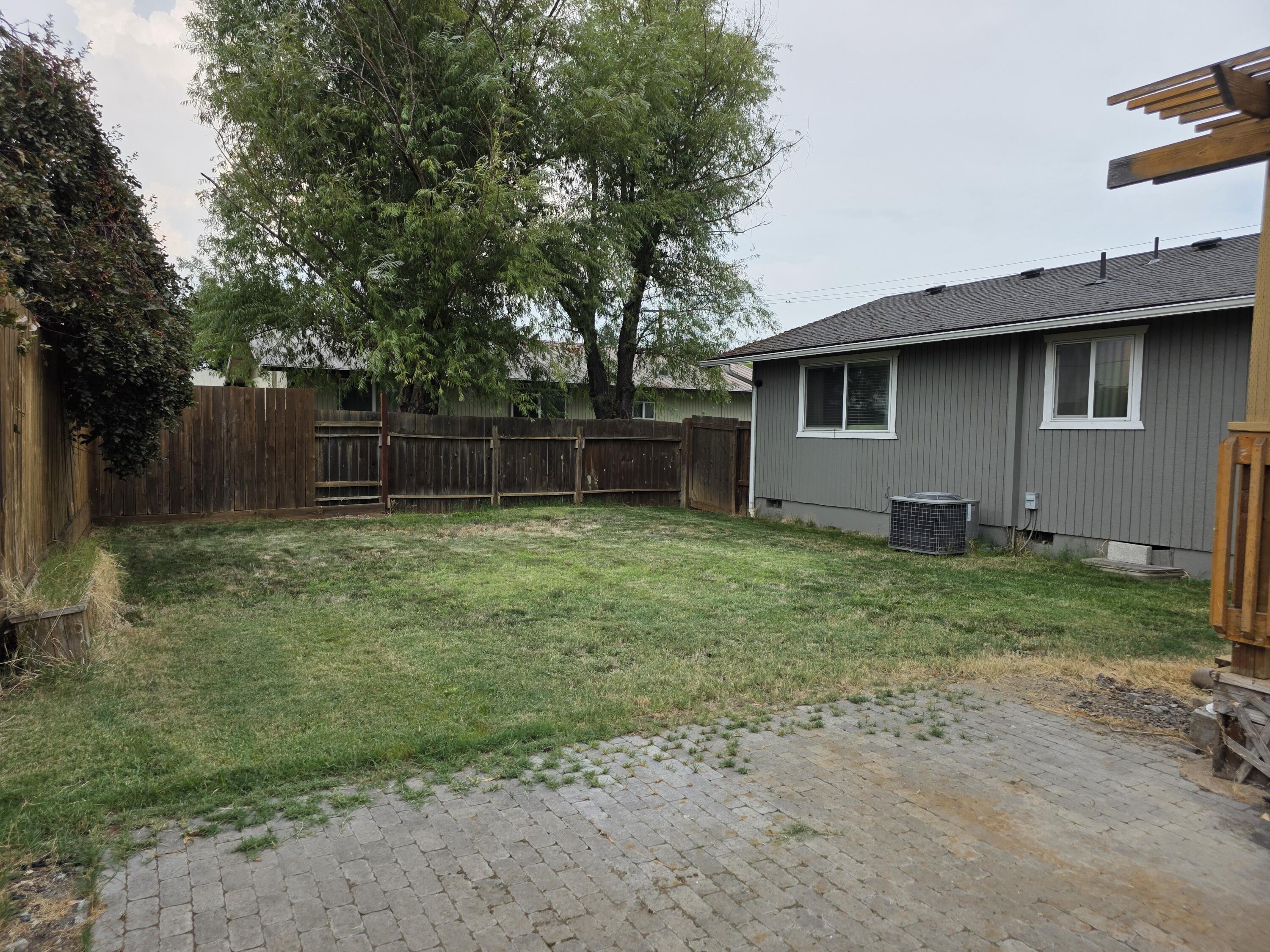 8291 Division Road, White City