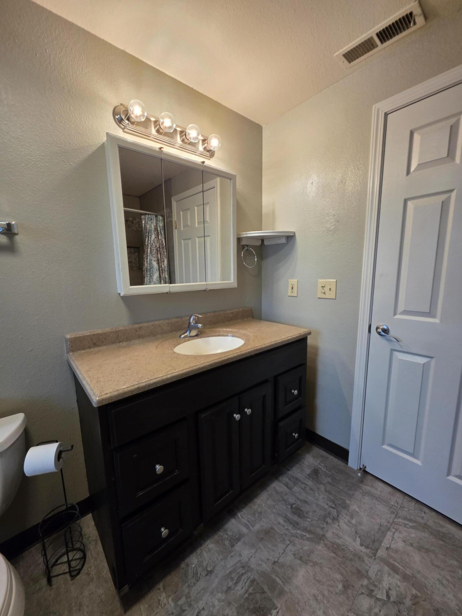 8291 Division Road, White City