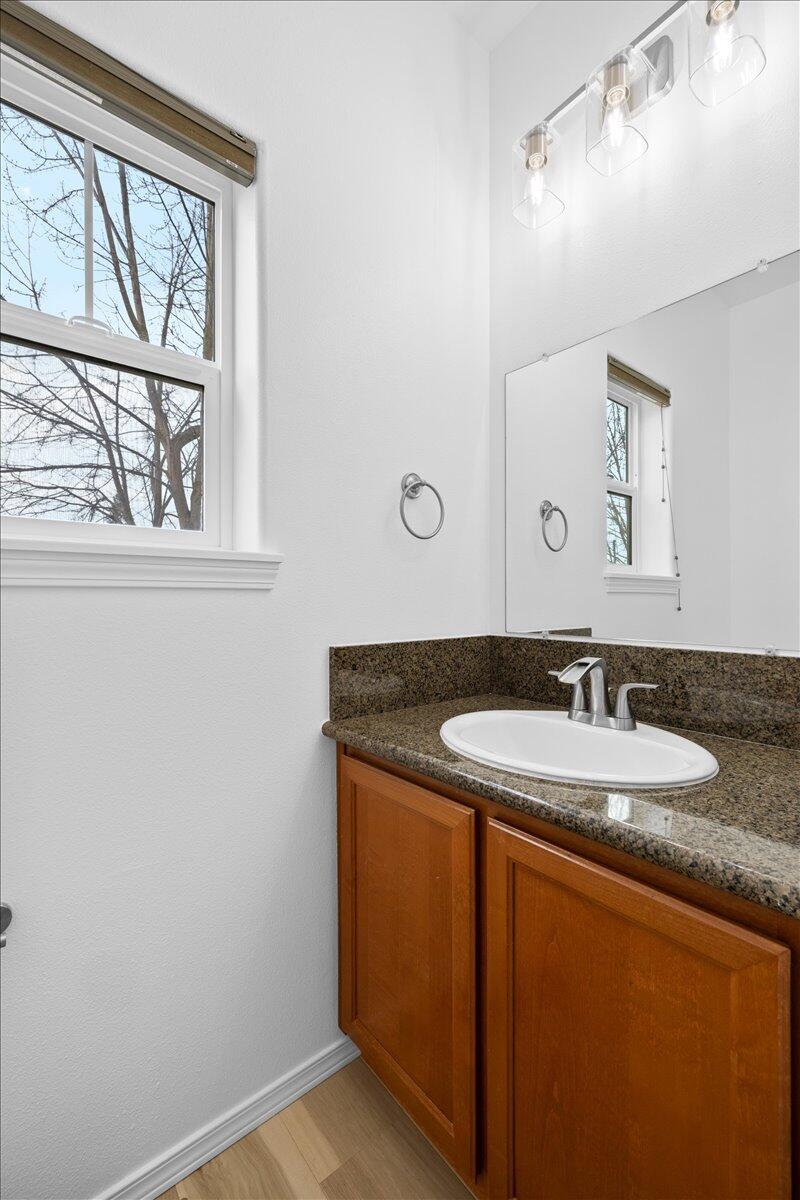 411 Berrydale Avenue, 10