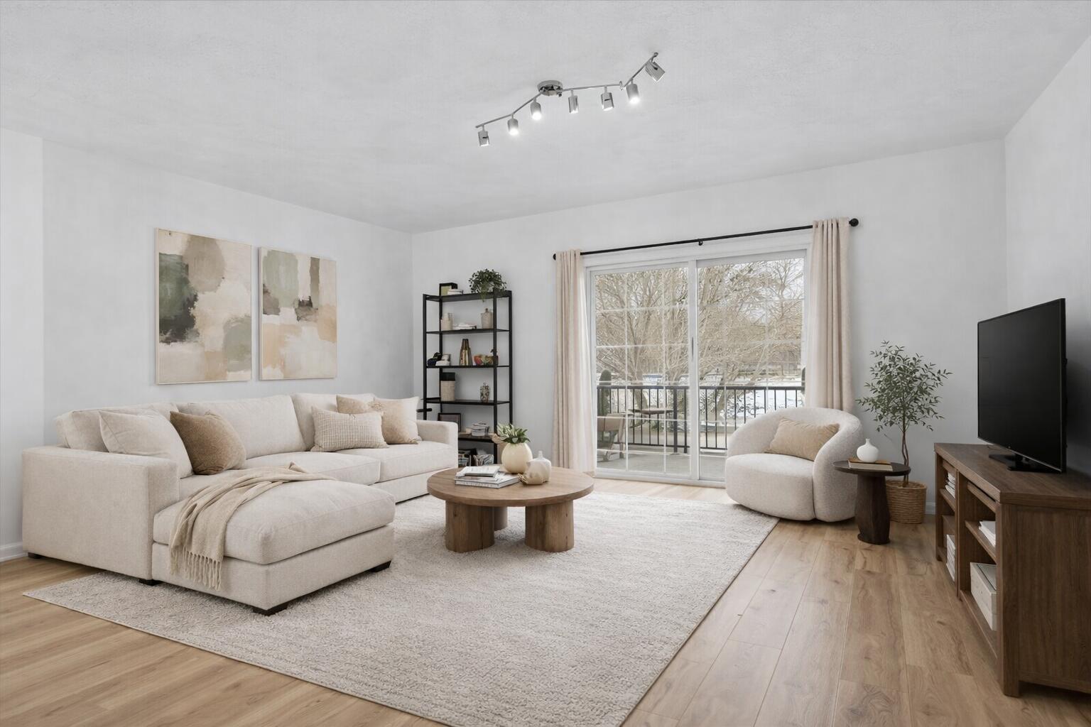 411 Berrydale Avenue, 10