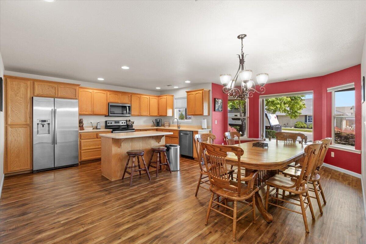 962 Ridgeview Drive