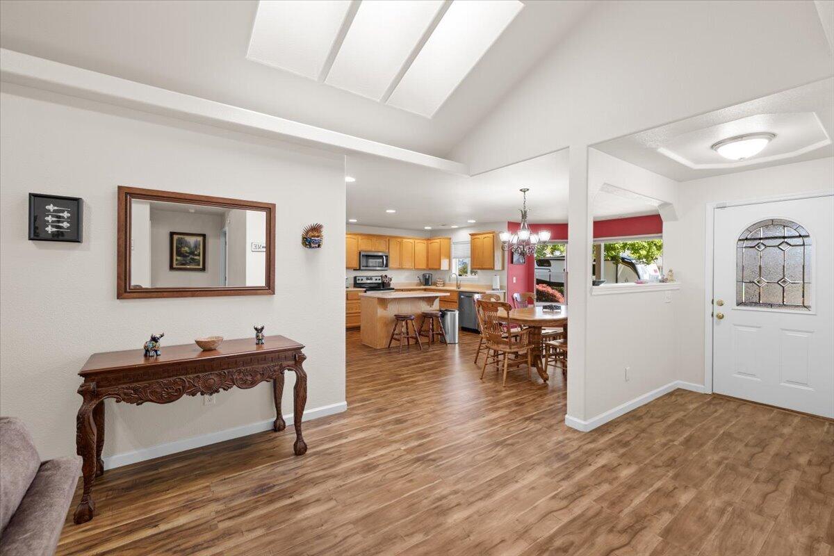962 Ridgeview Drive