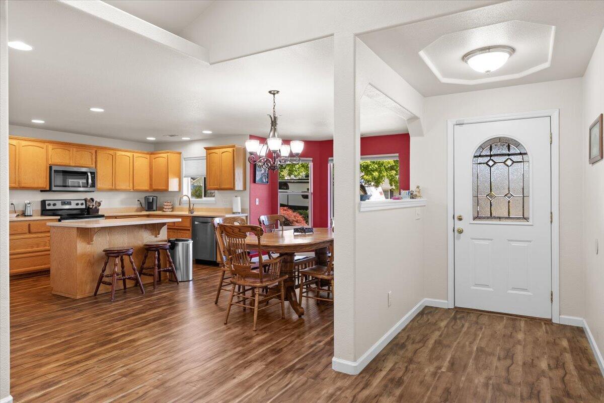 962 Ridgeview Drive