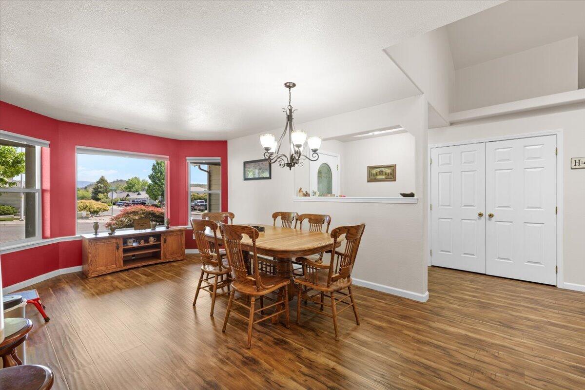 962 Ridgeview Drive