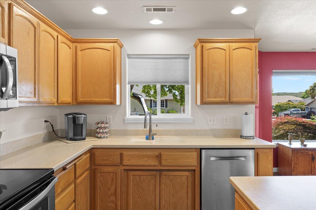 962 Ridgeview Drive