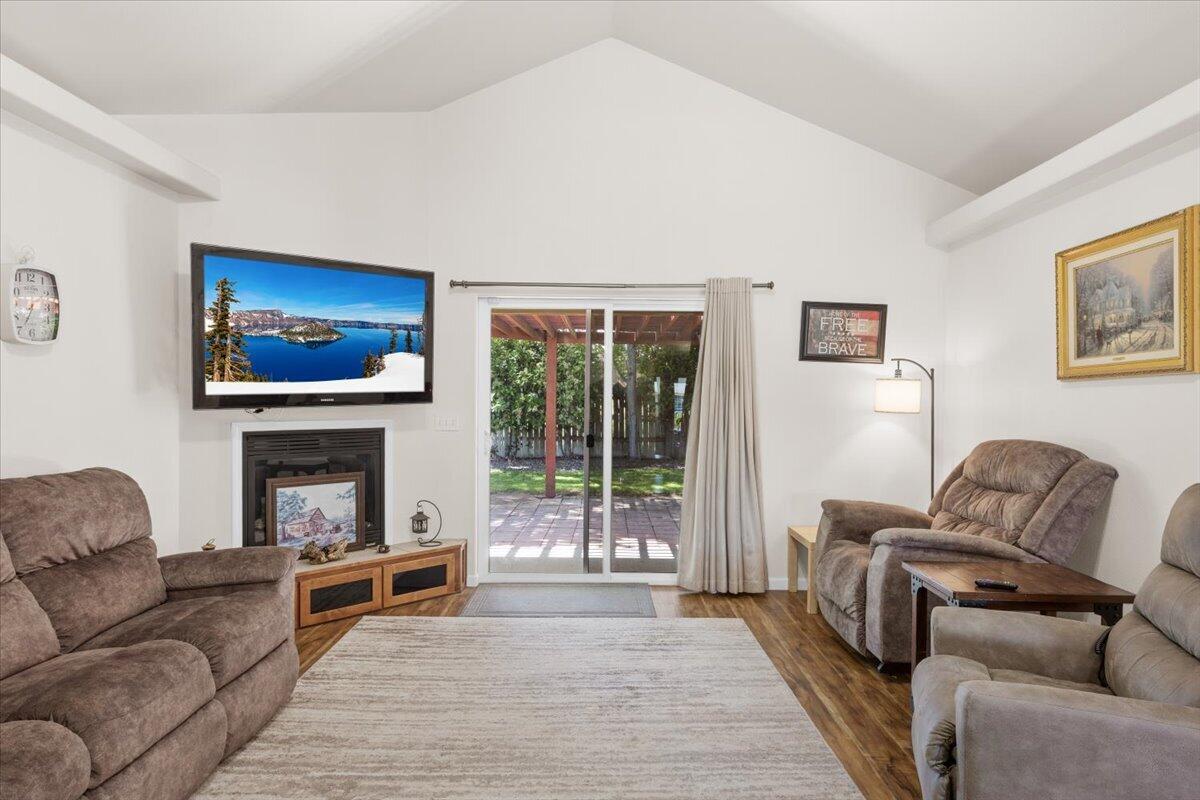 962 Ridgeview Drive