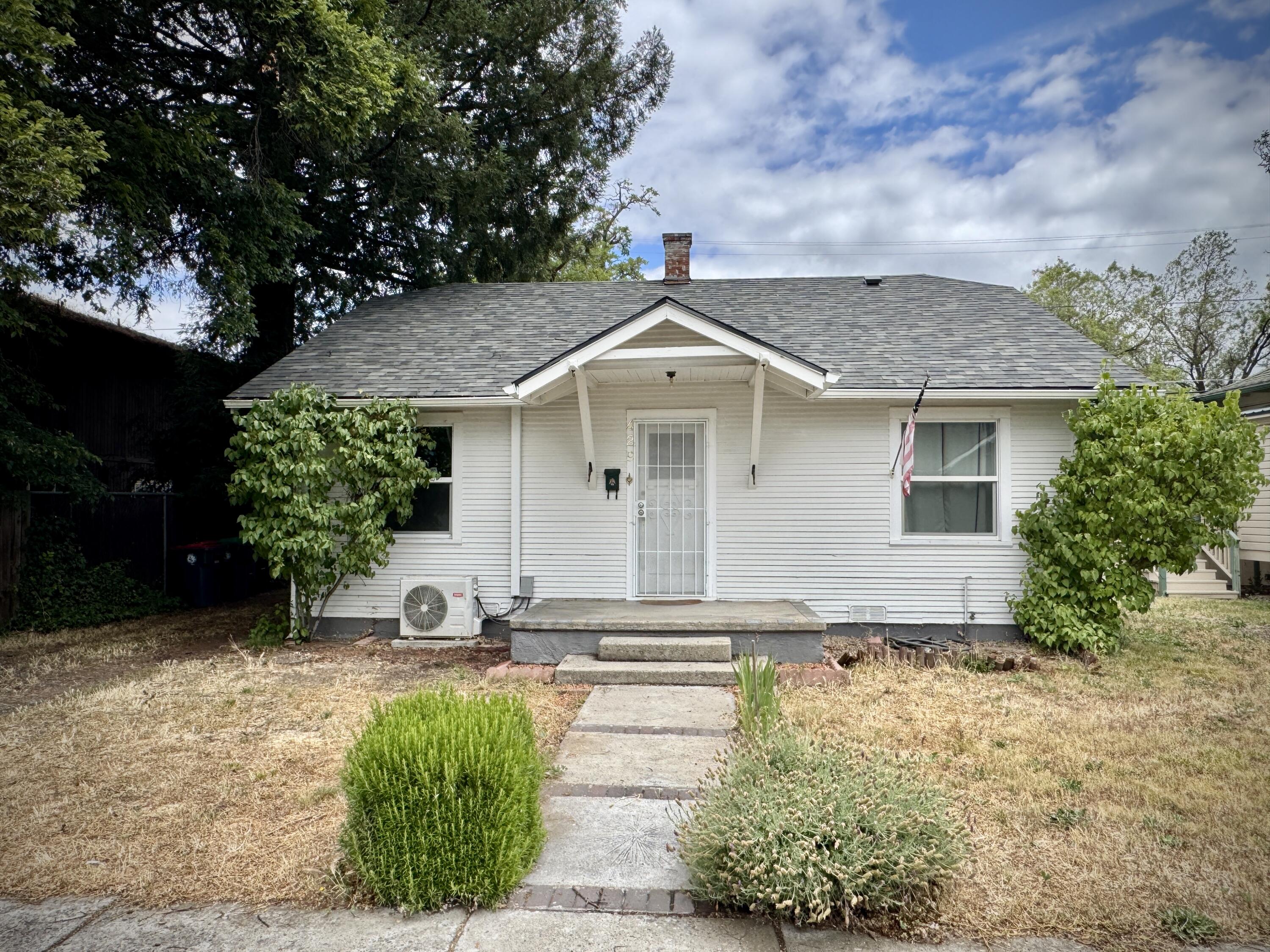429 S Grape Street