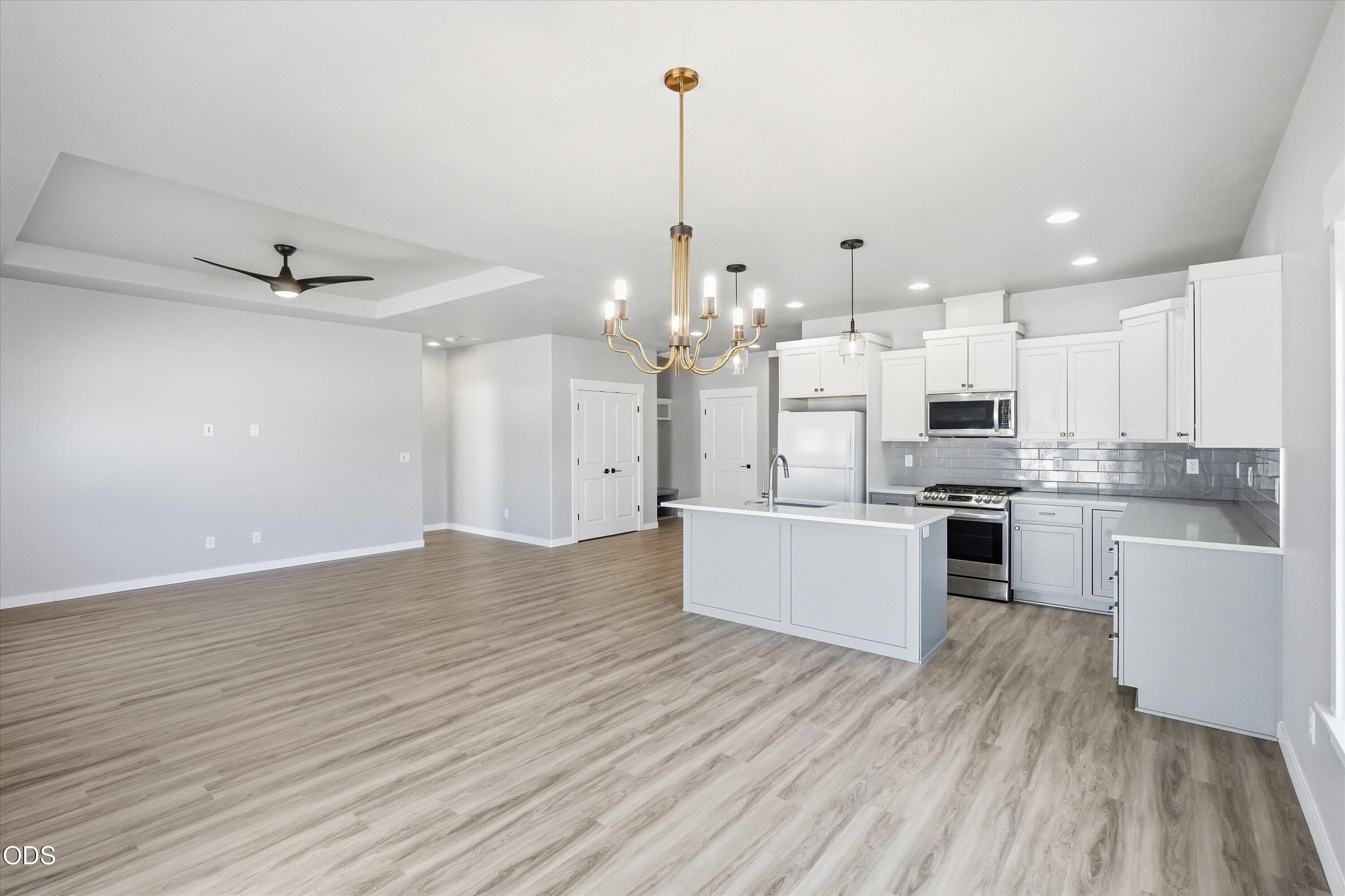 1731 Luxor Lane