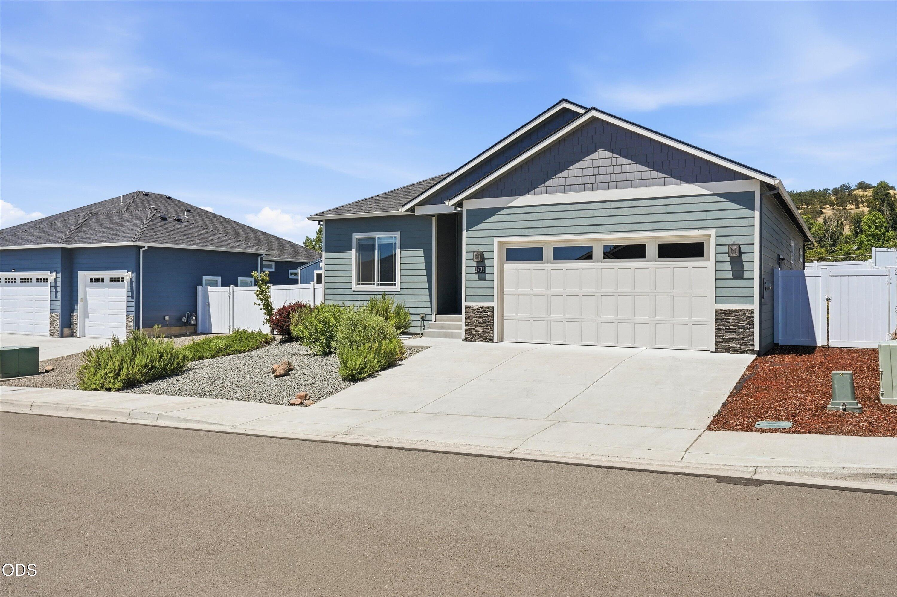 1731 Luxor Lane