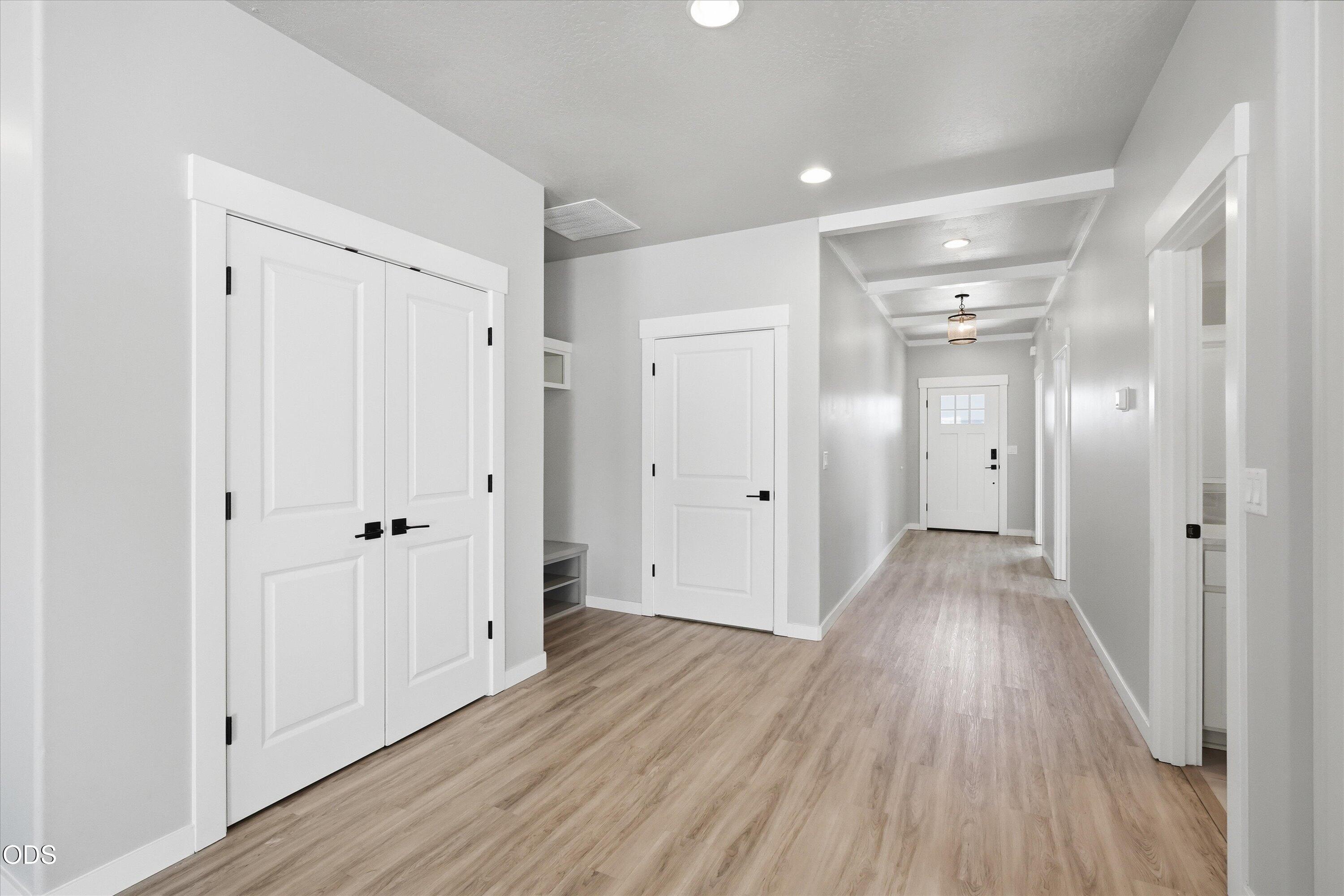 1731 Luxor Lane