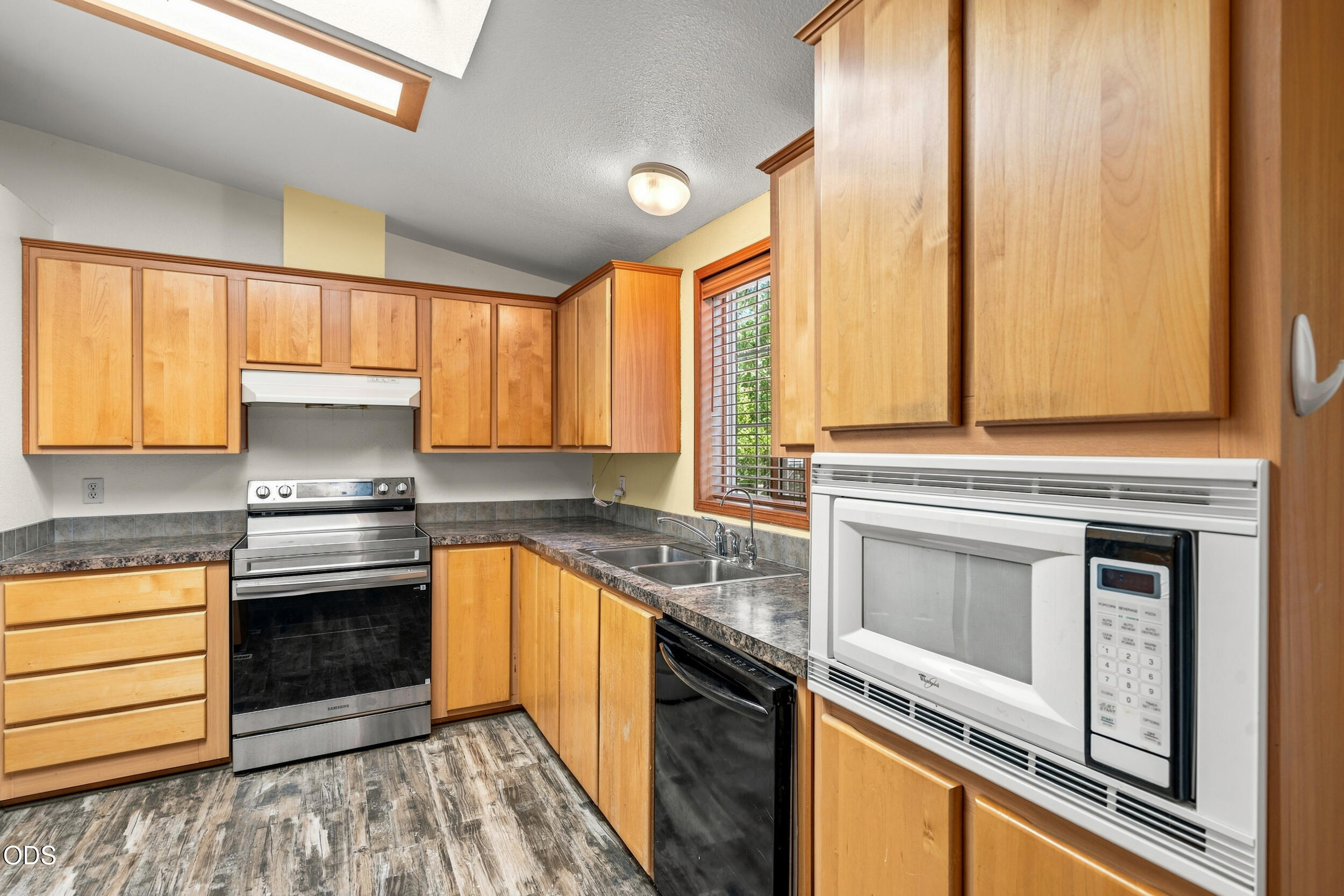 537 Thompson Creek Road, 15