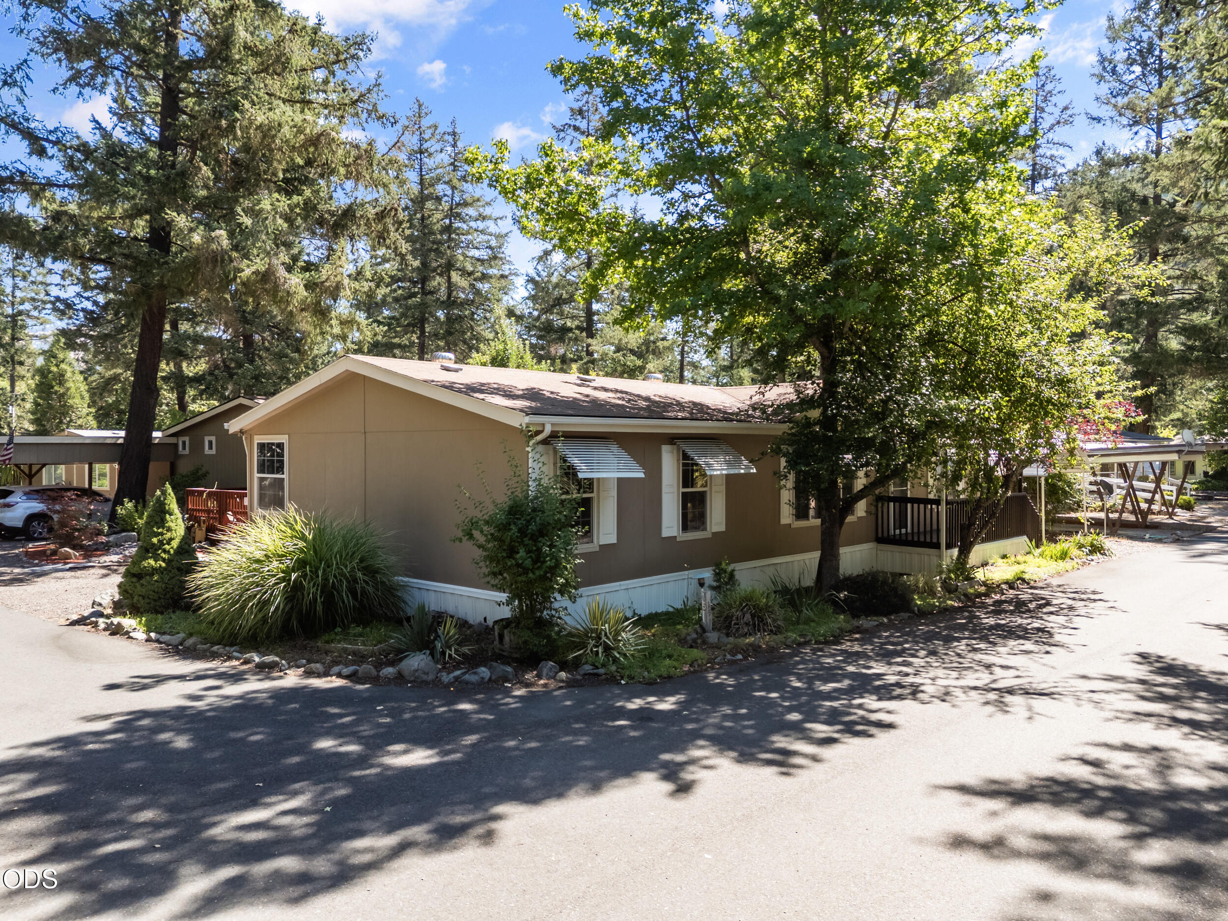 537 Thompson Creek Road, 15