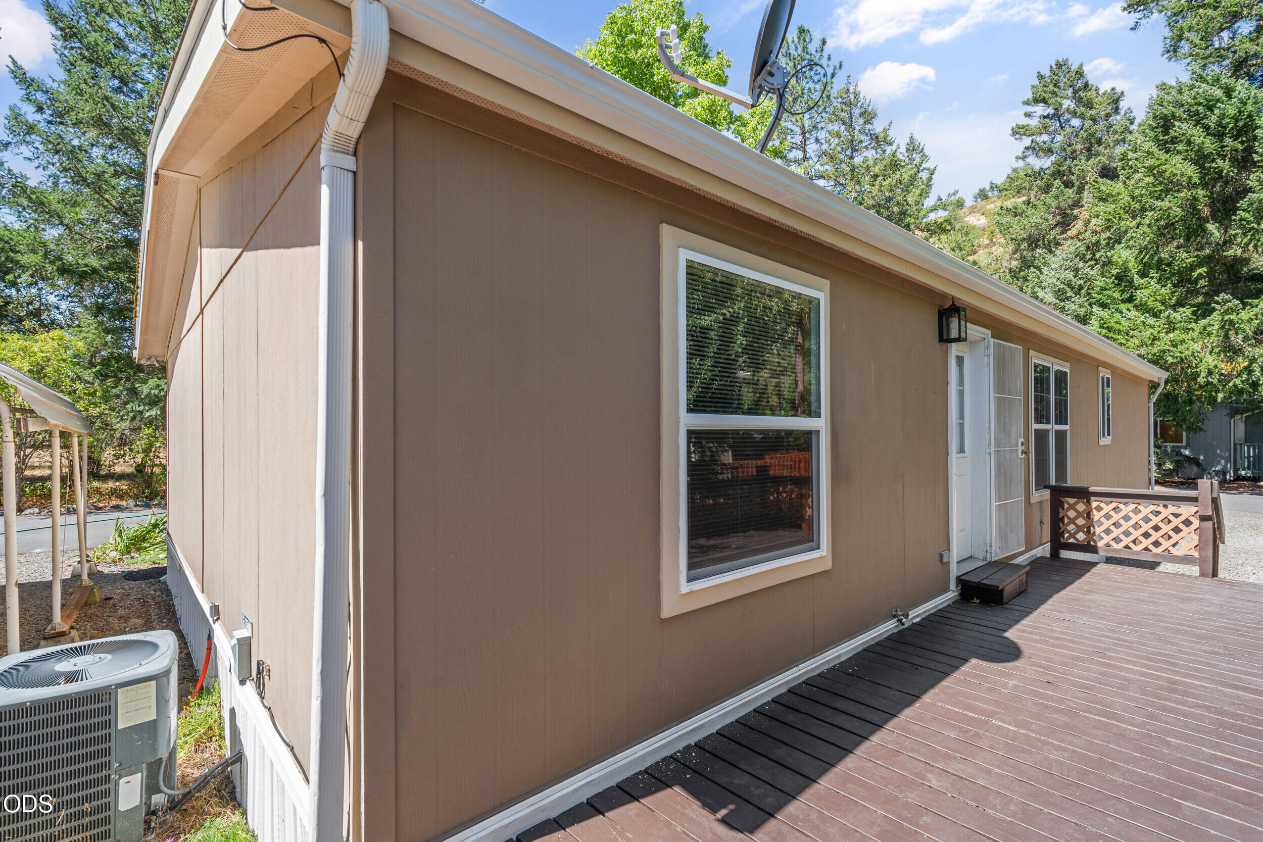 537 Thompson Creek Road, 15