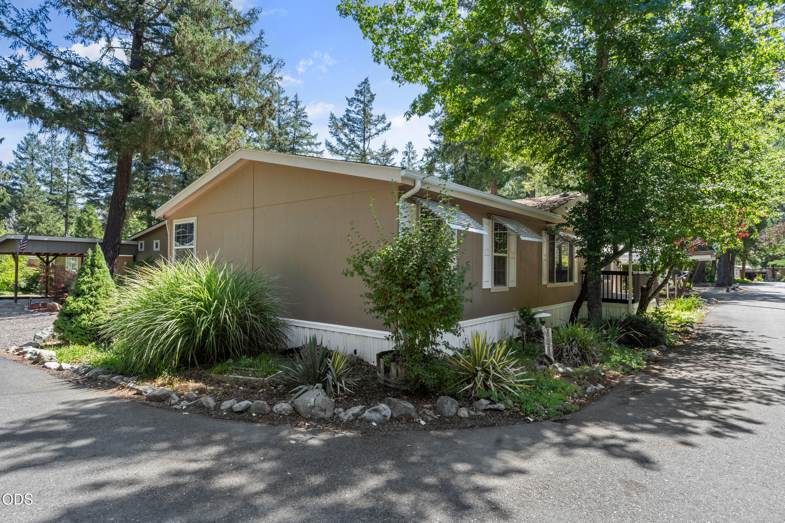 537 Thompson Creek Road, 15