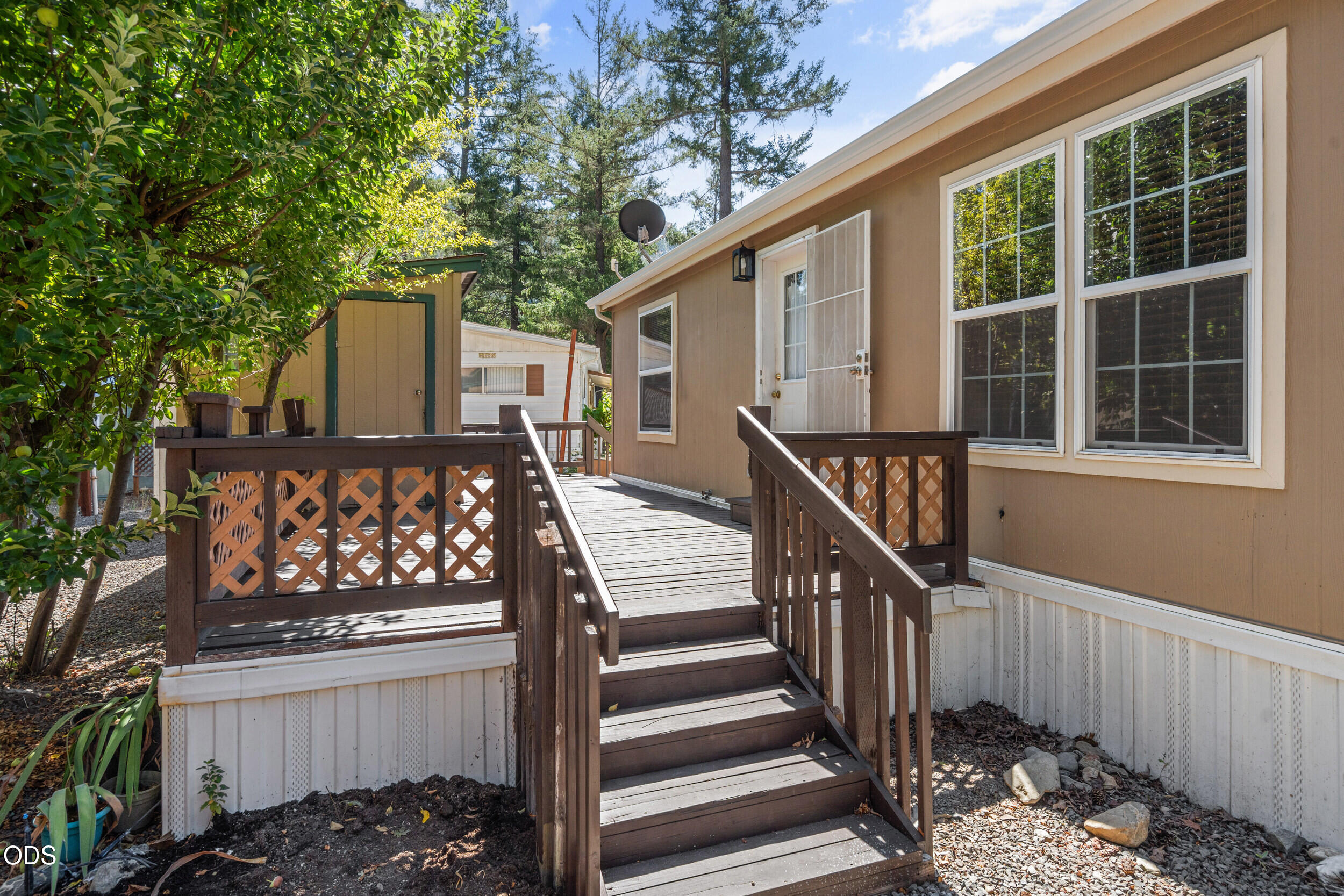 537 Thompson Creek Road, 15
