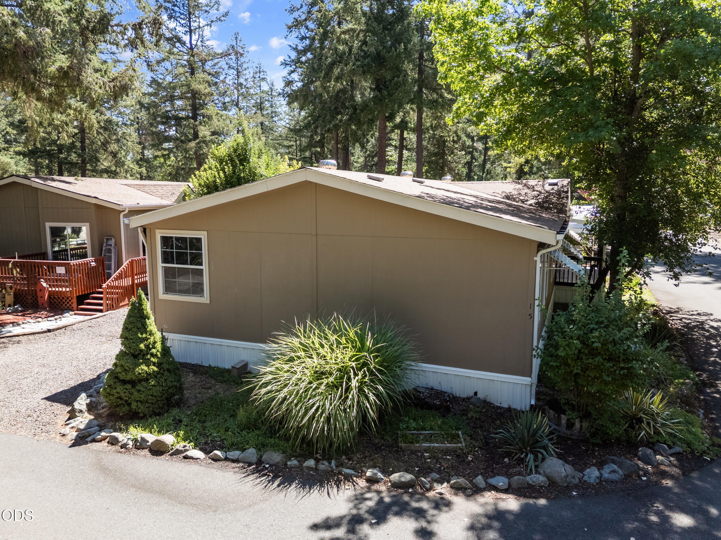 537 Thompson Creek Road, 15