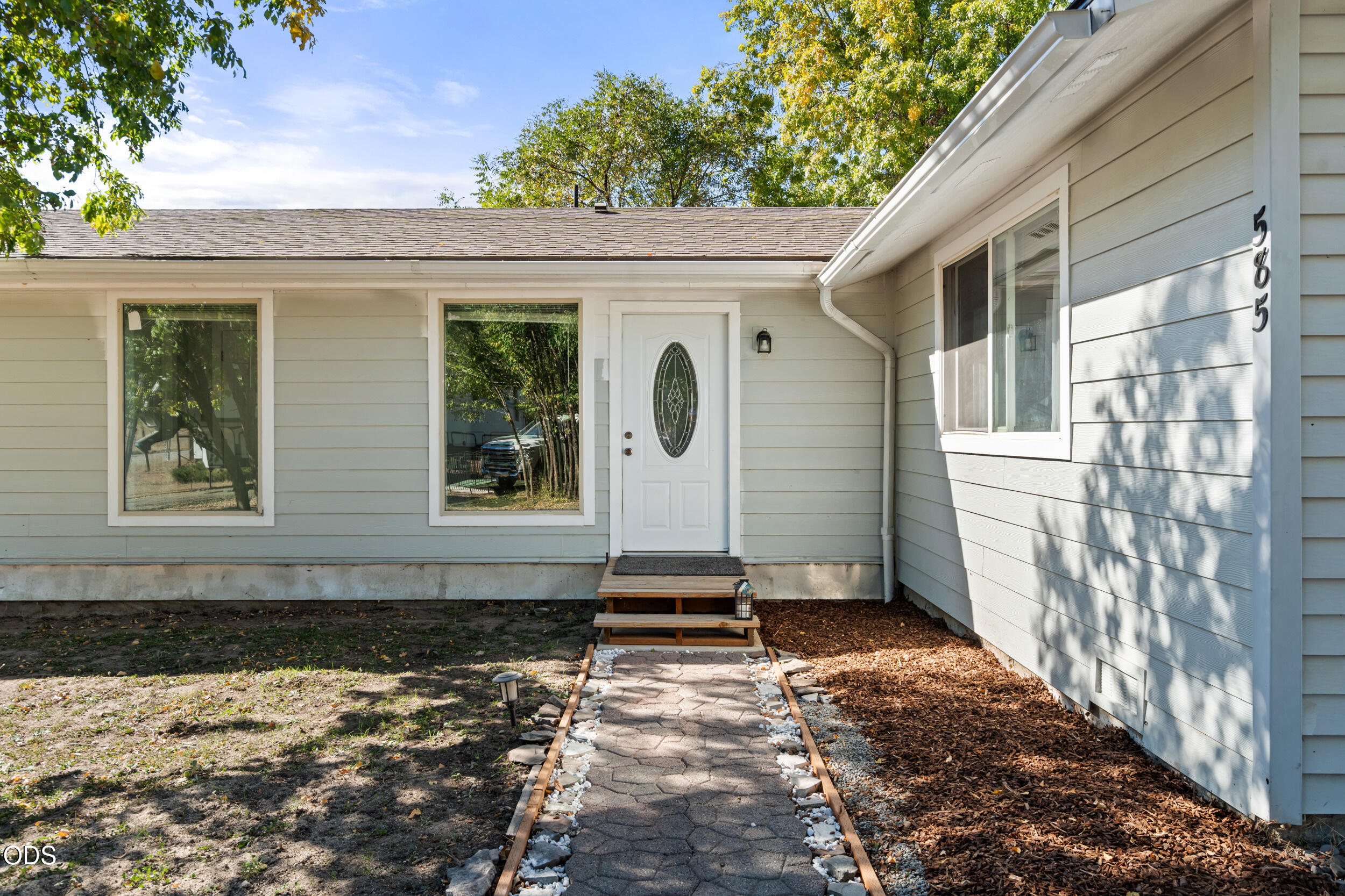 585 Craiglea Drive