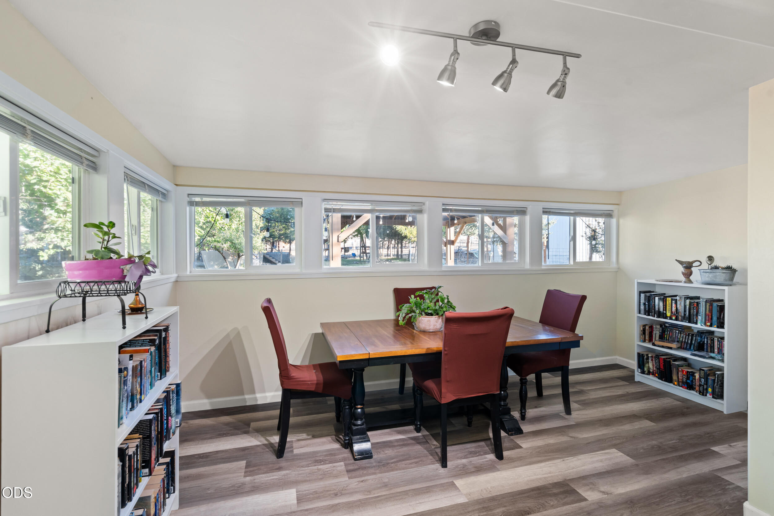 585 Craiglea Drive