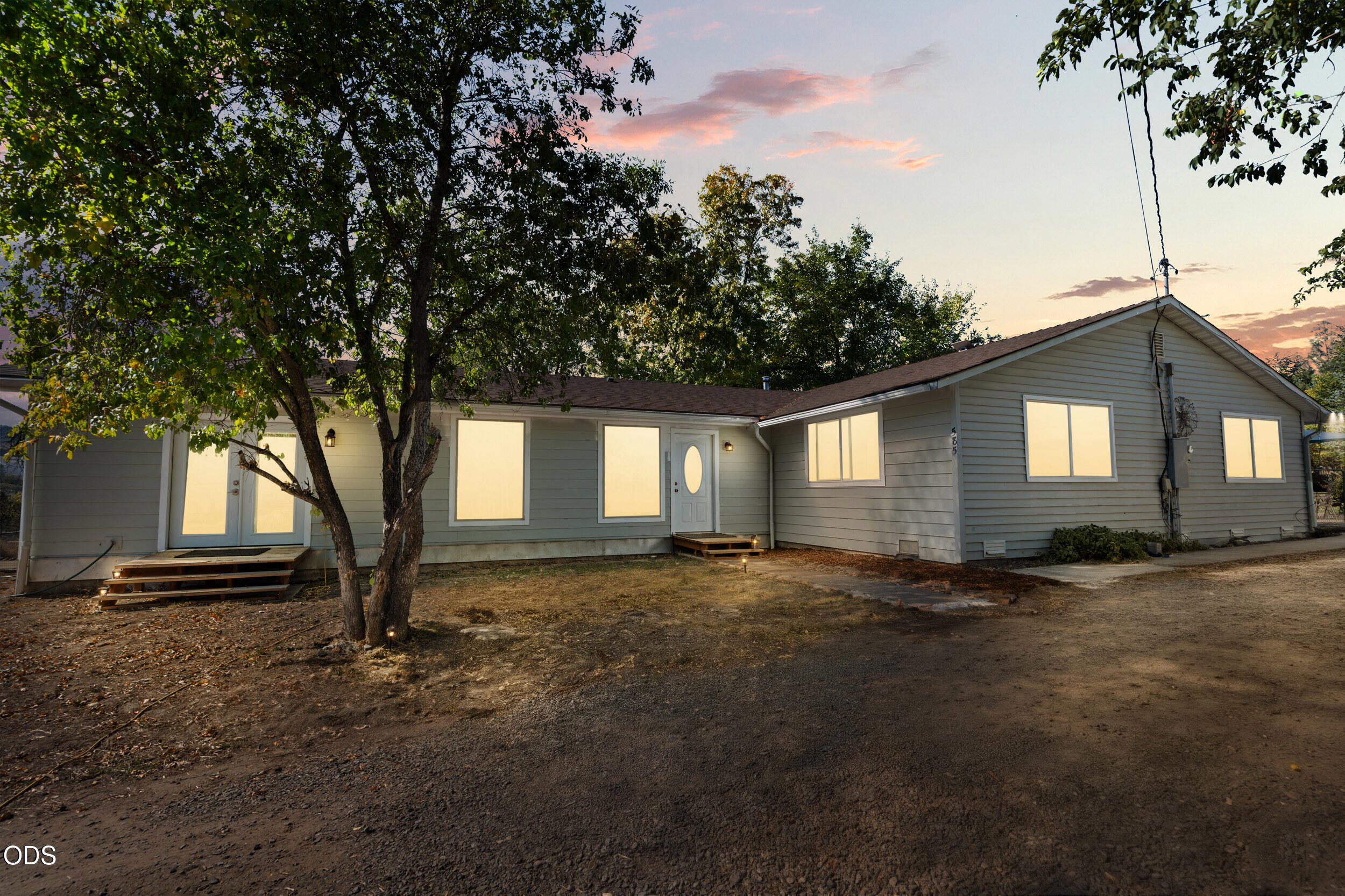 585 Craiglea Drive
