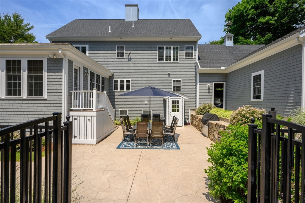 14 Riverpoint Dr