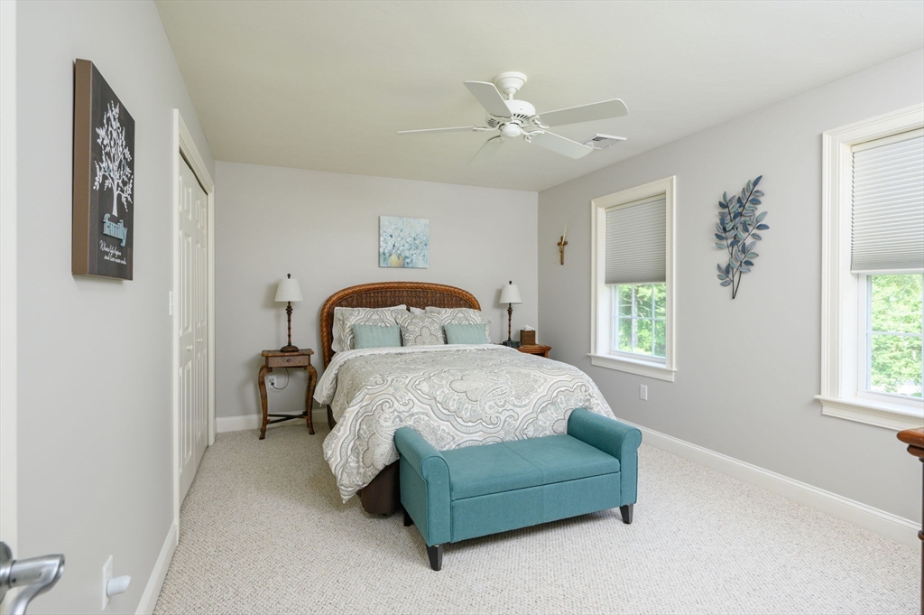 14 Riverpoint Dr