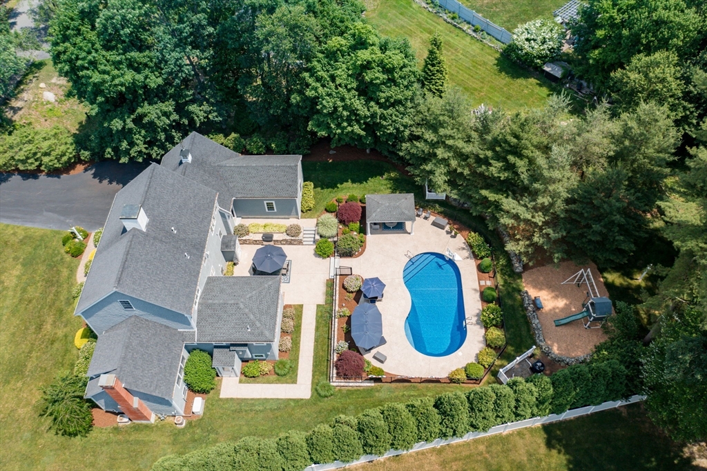14 Riverpoint Dr