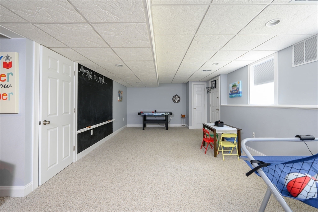 14 Riverpoint Dr