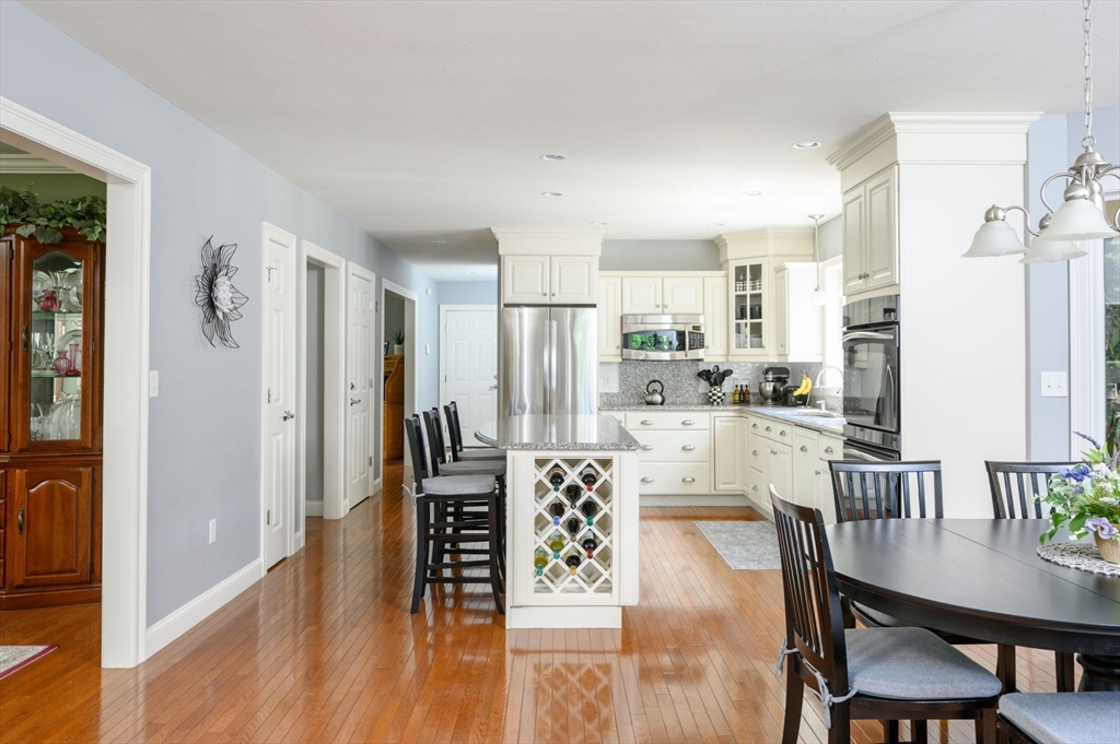 14 Riverpoint Dr
