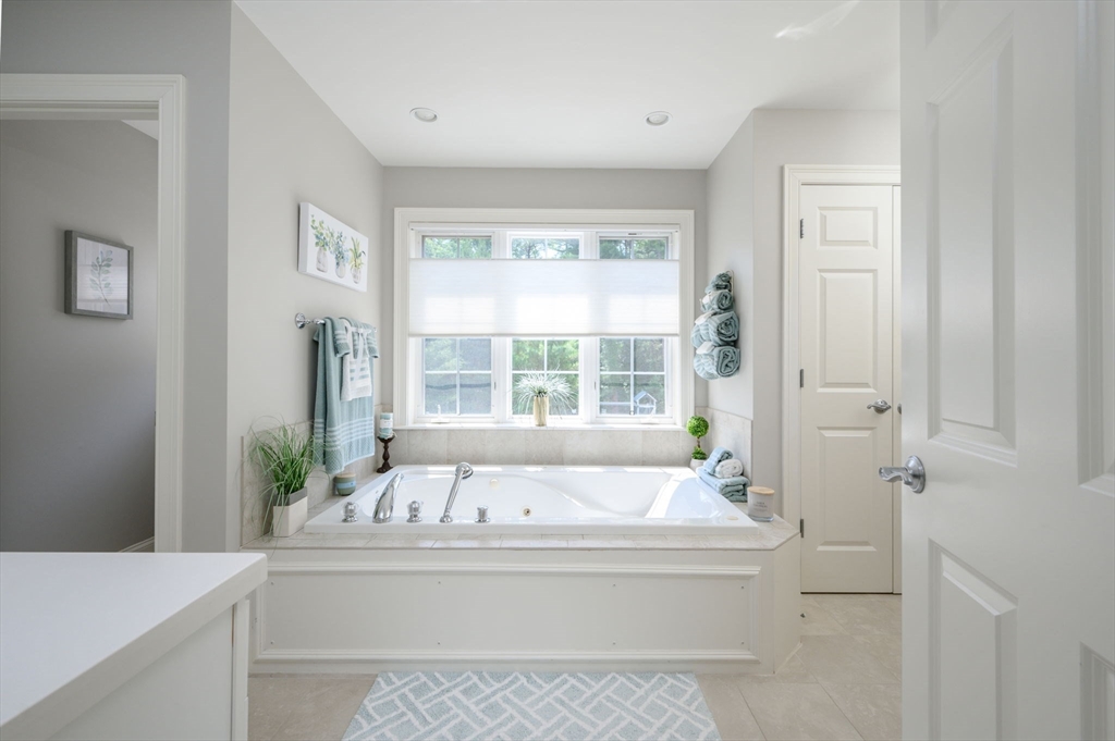 14 Riverpoint Dr