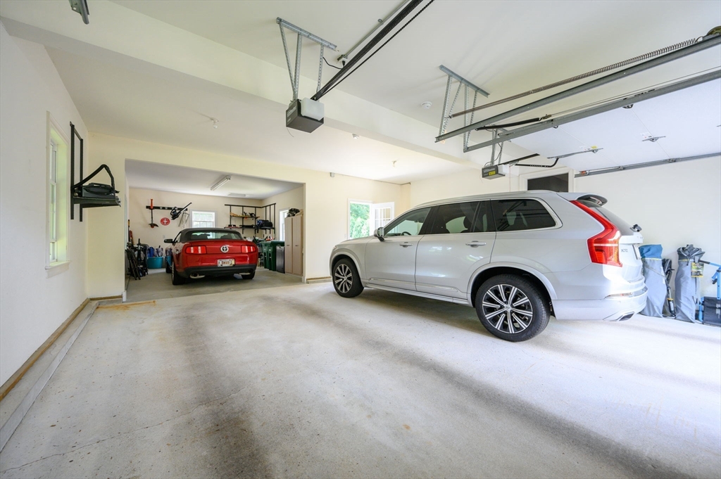 14 Riverpoint Dr