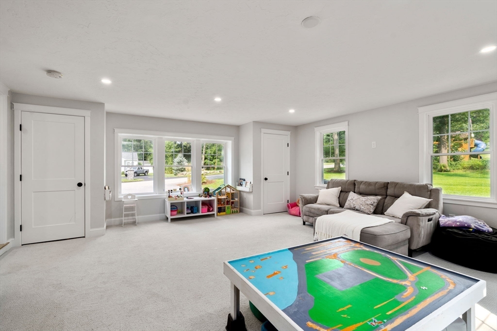 23 Grace Ln
