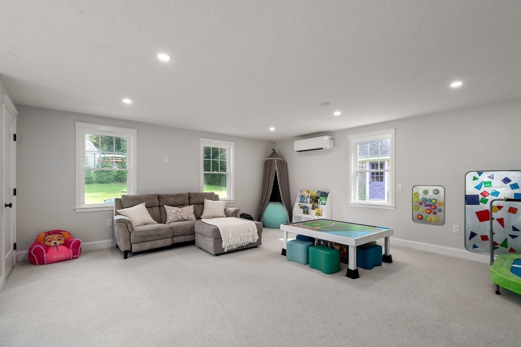 23 Grace Ln