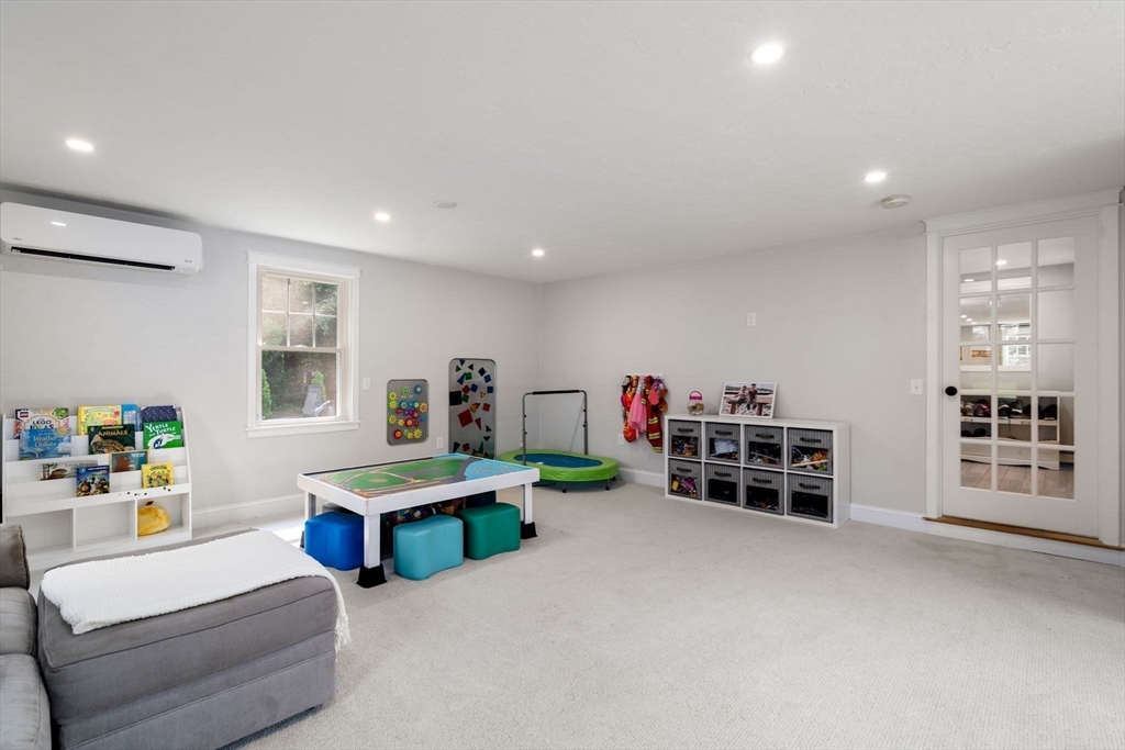 23 Grace Ln
