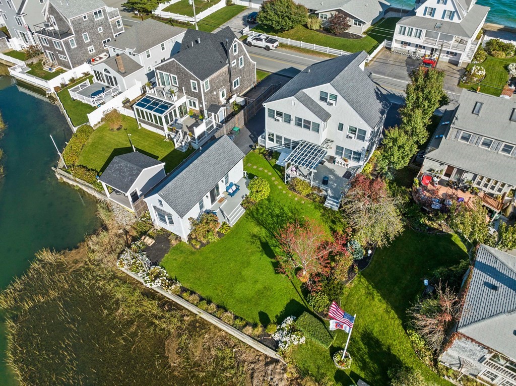99 Bay Avenue (Weekly Summer Rent