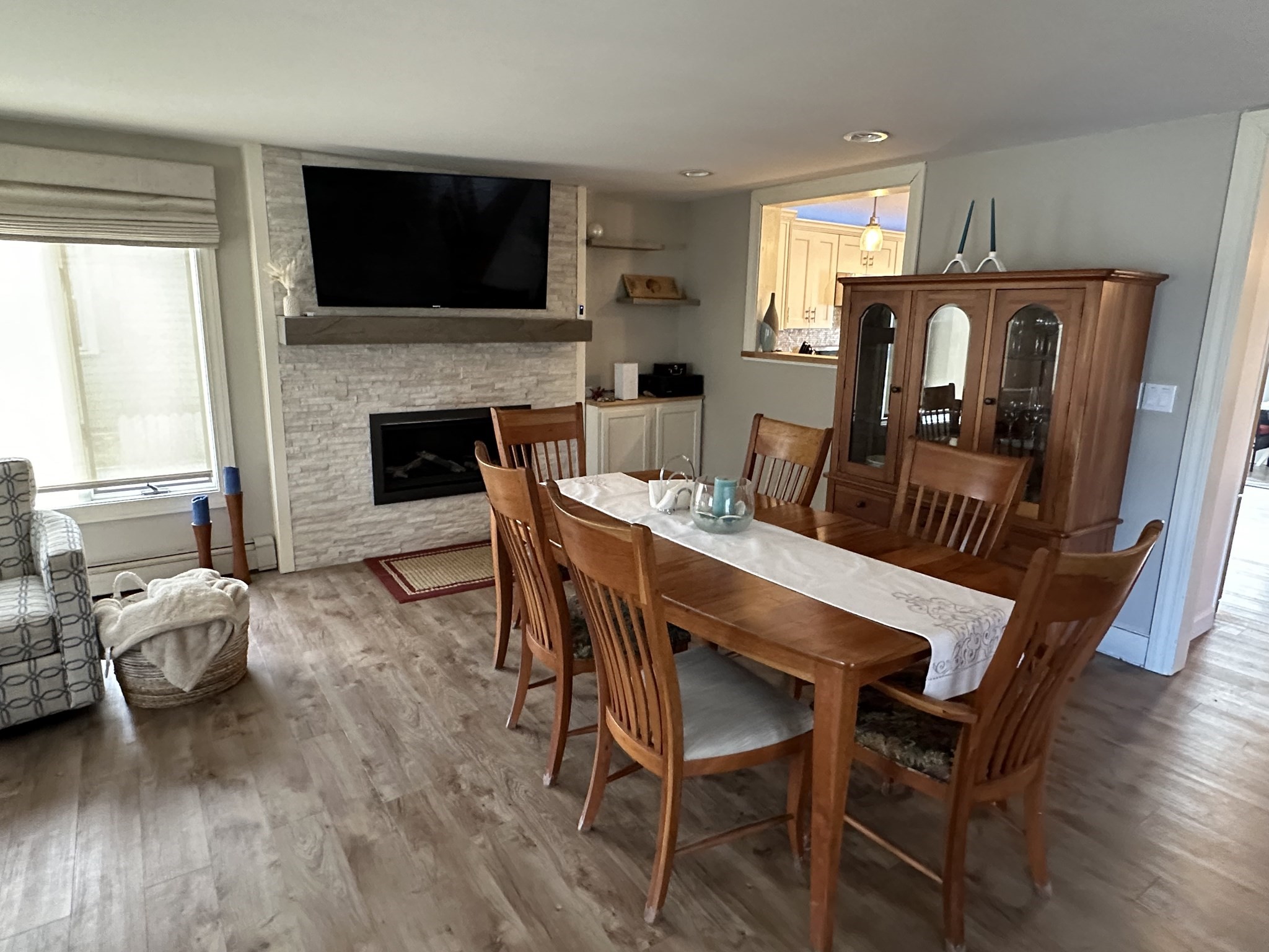 99 Bay Avenue (Weekly Summer Rent