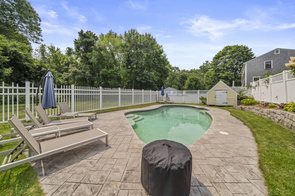 112 Woodlawn Circle