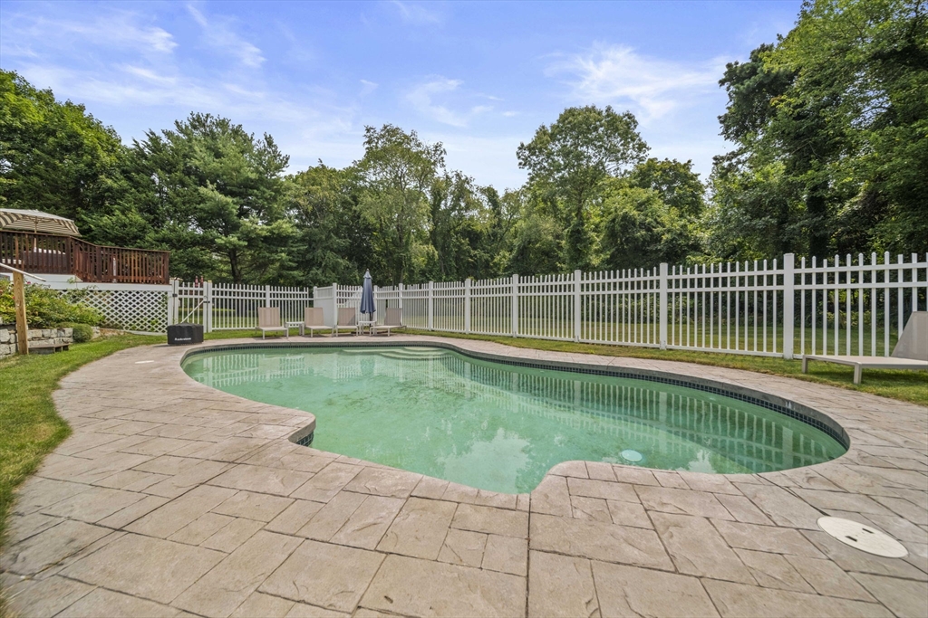 112 Woodlawn Circle