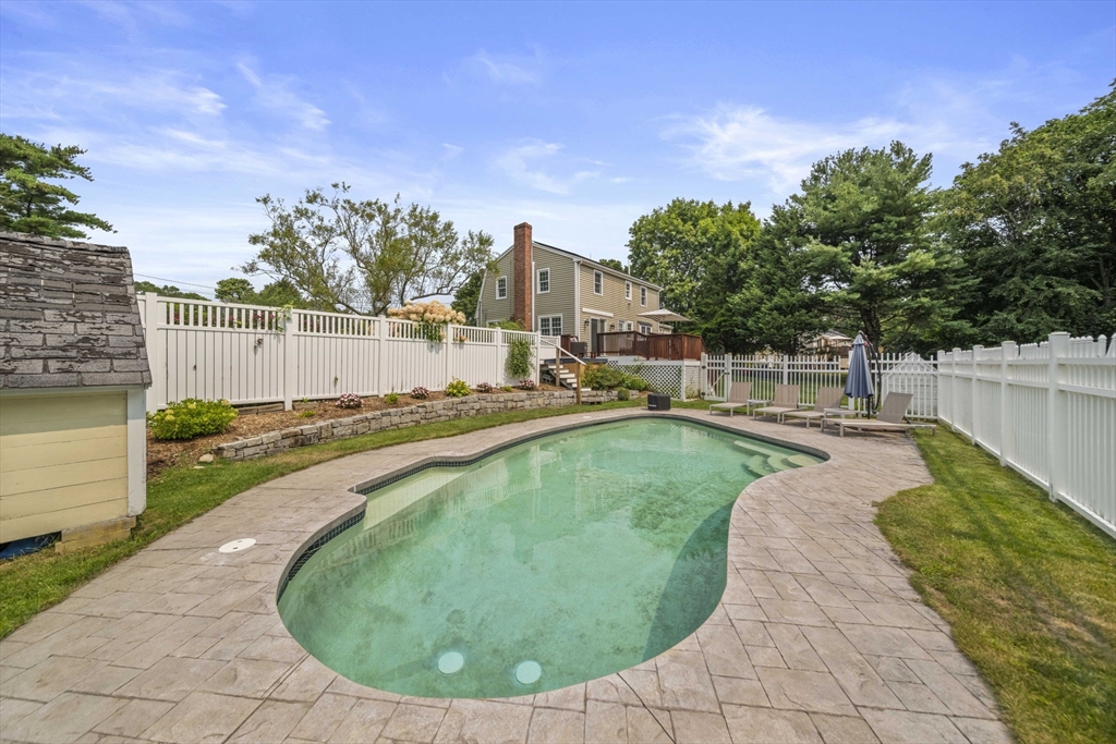 112 Woodlawn Circle