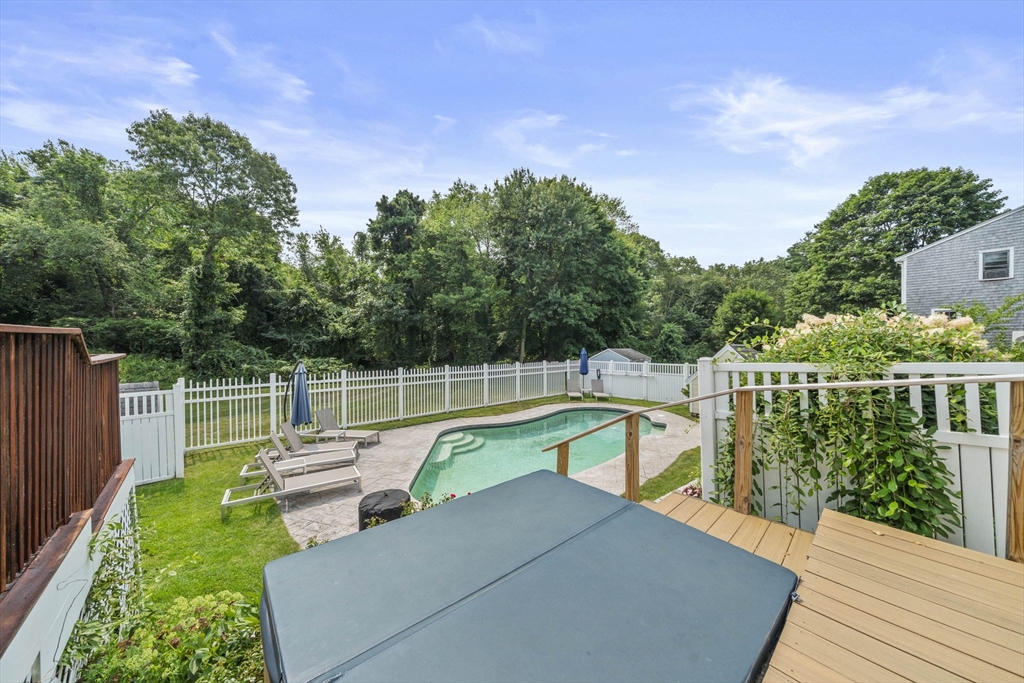 112 Woodlawn Circle