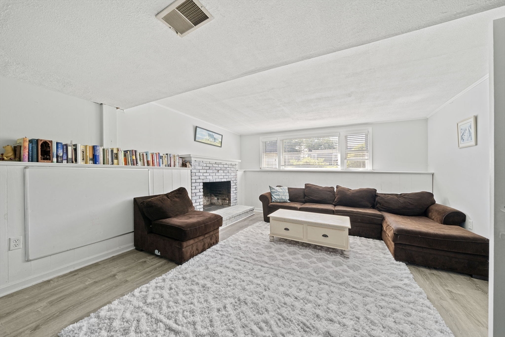 11 Liberty Road