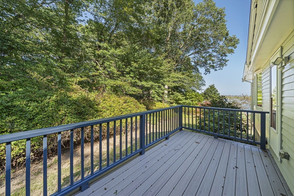 110 Damon's Point Road