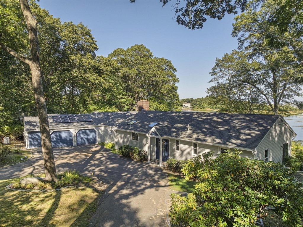 110 Damon's Point Road