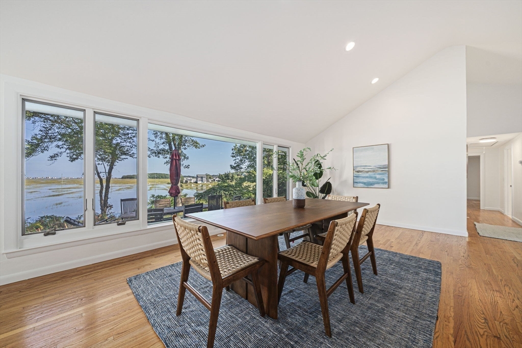 110 Damon's Point Road