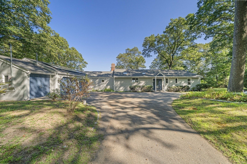 110 Damon's Point Road